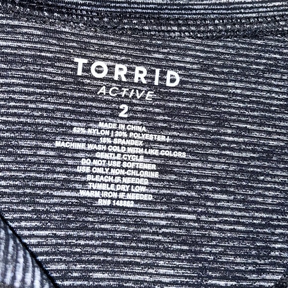 Torrid Active Quarter Zip Pull Over Long Sleeve with Thumbholes Size 2X - Picture 2 of 6